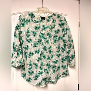 Women’s Van Heusen blouse